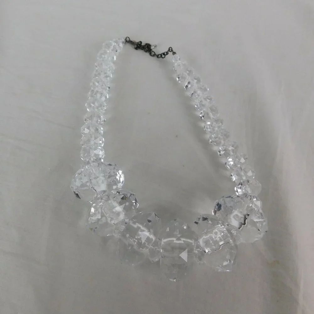Joan Rivers Classics Collection Costume Necklace Clear Acrylic Faceted Lg Bead - Picture 5 of 8